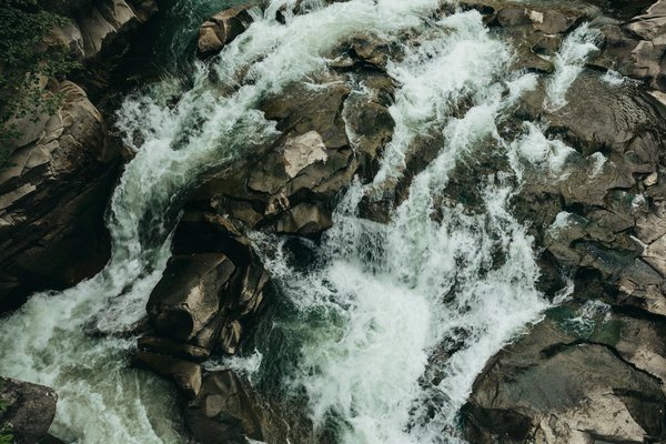 Quelle croisière permet de participer à des ateliers de tapisserie en Écosse?